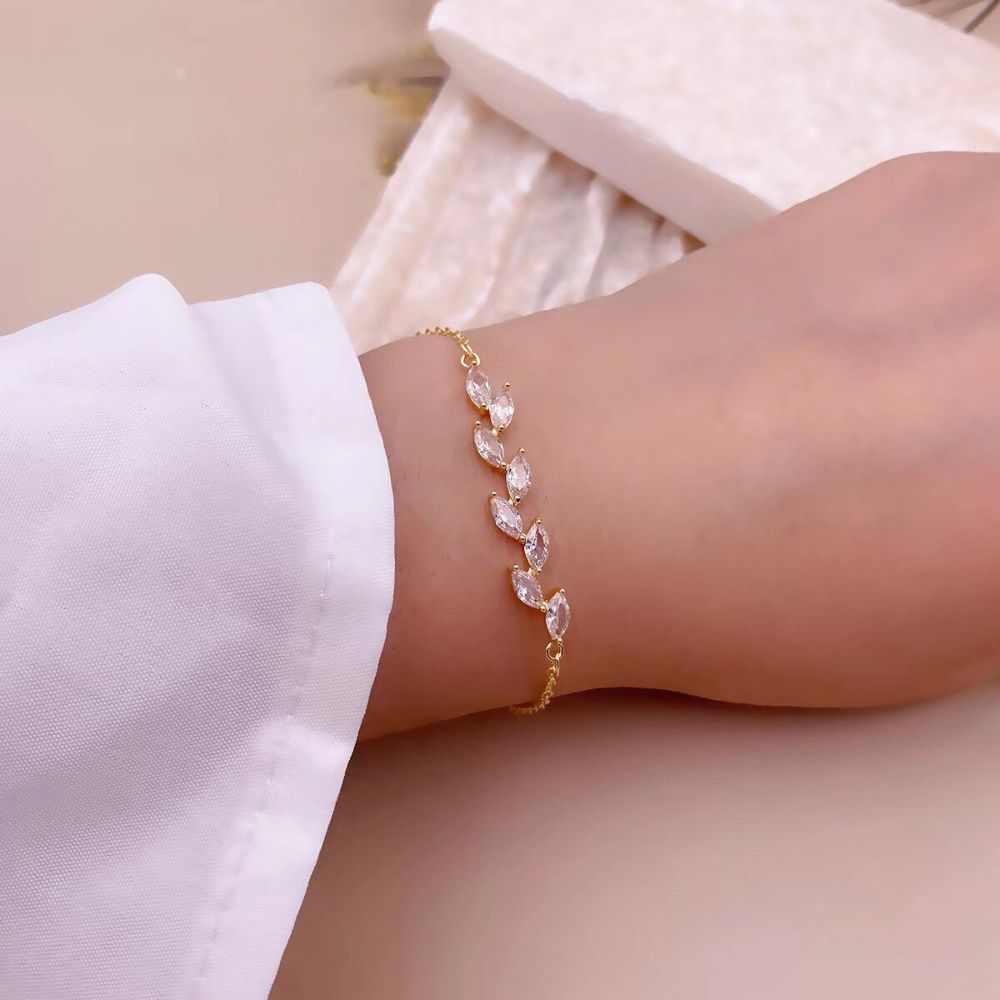 CRYSTAL LEAVES BRACELET (ADJUSTABLE)