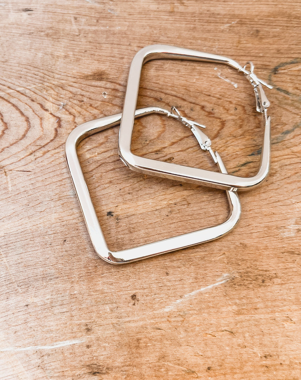Der Everyday Statement Hoop Square - Gold oder Silber