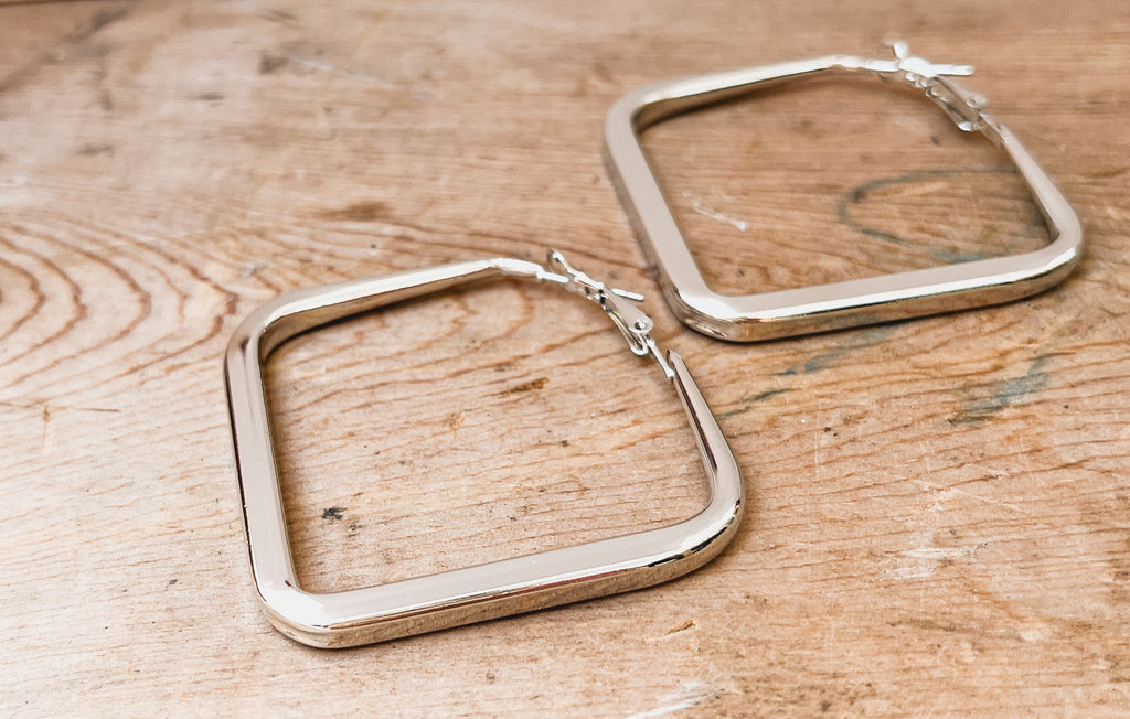 Der Everyday Statement Hoop Square - Gold oder Silber