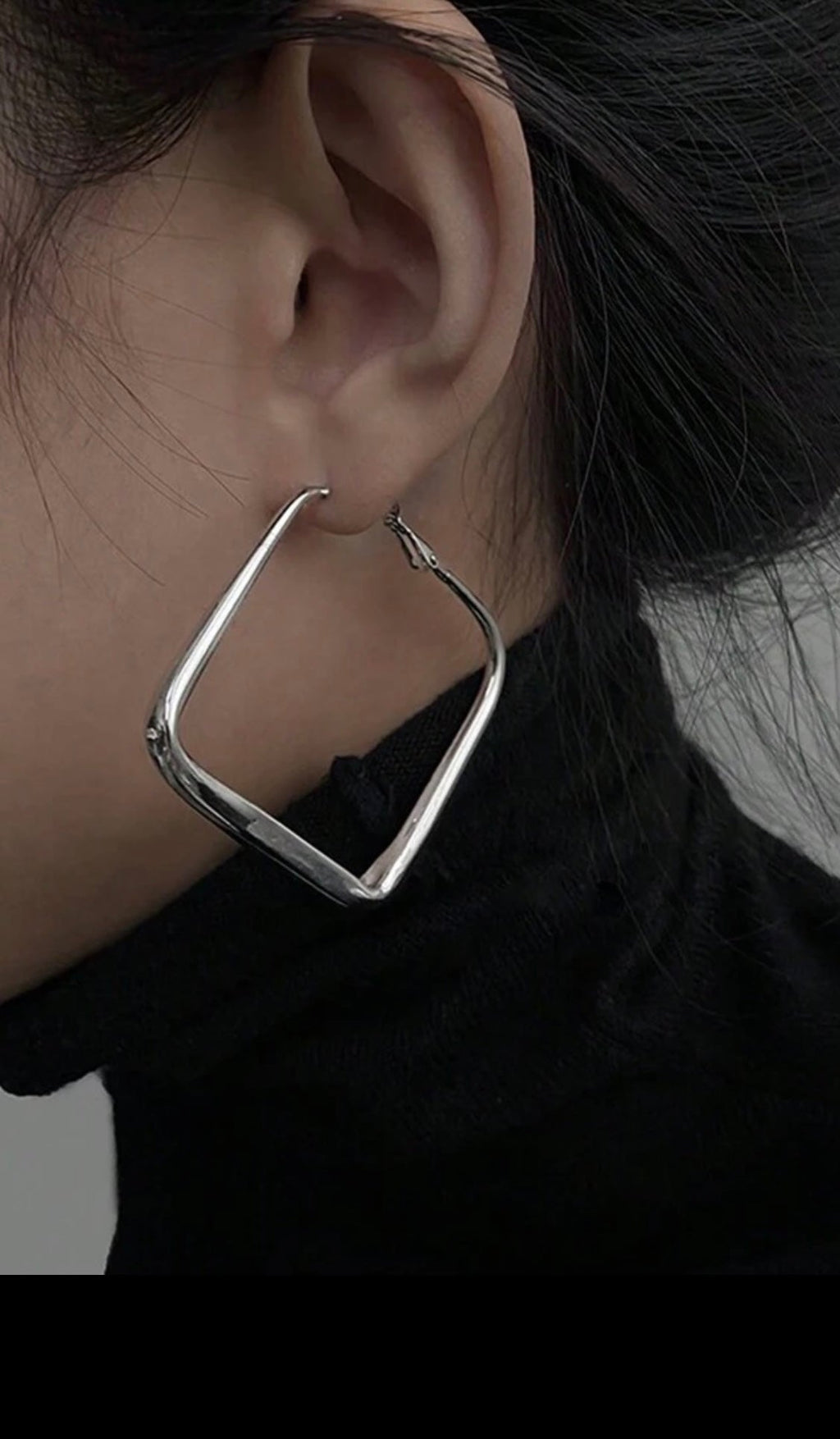 Der Everyday Statement Hoop Square - Gold oder Silber