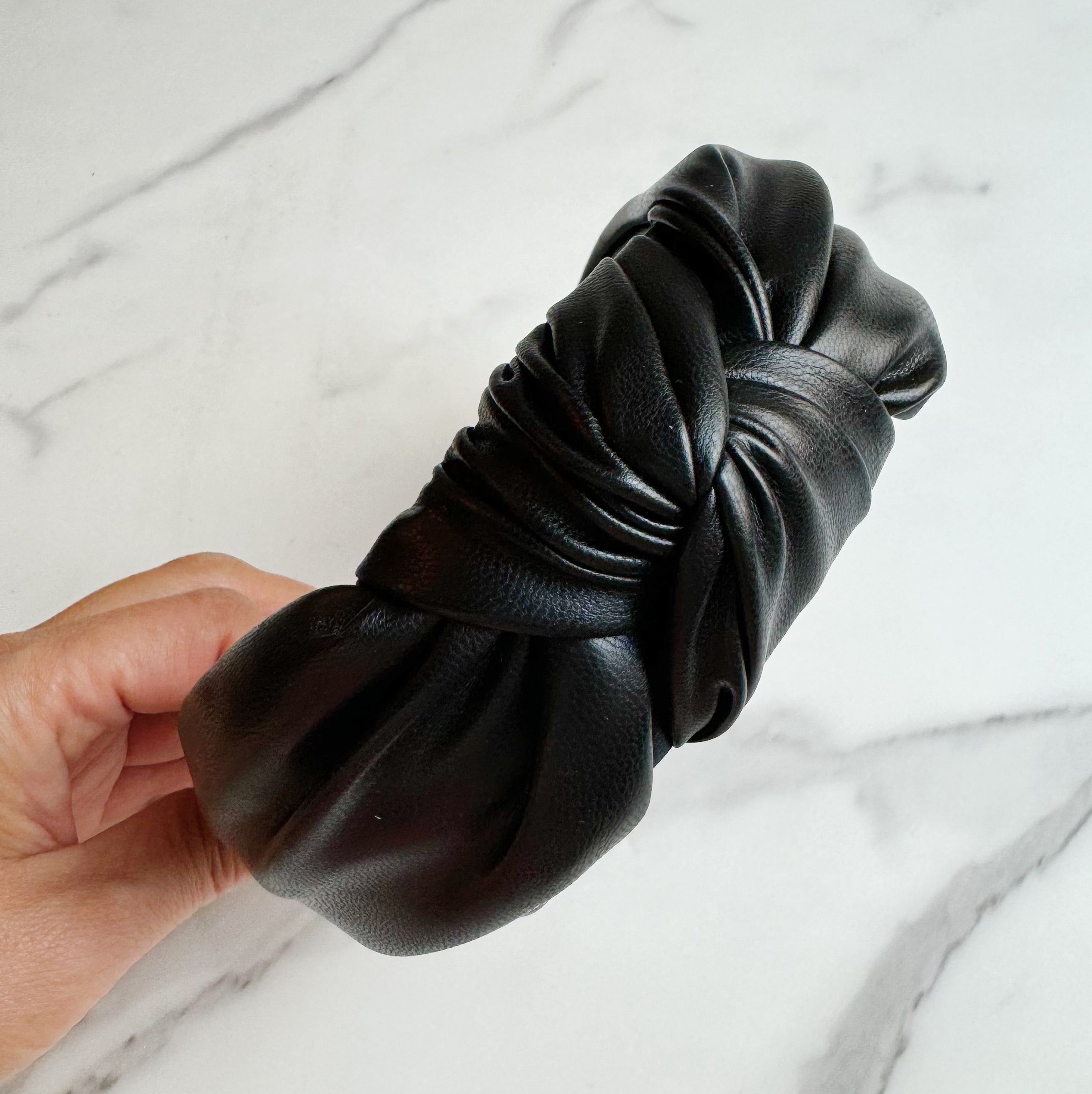 Leder-Haarreif mit Knoten