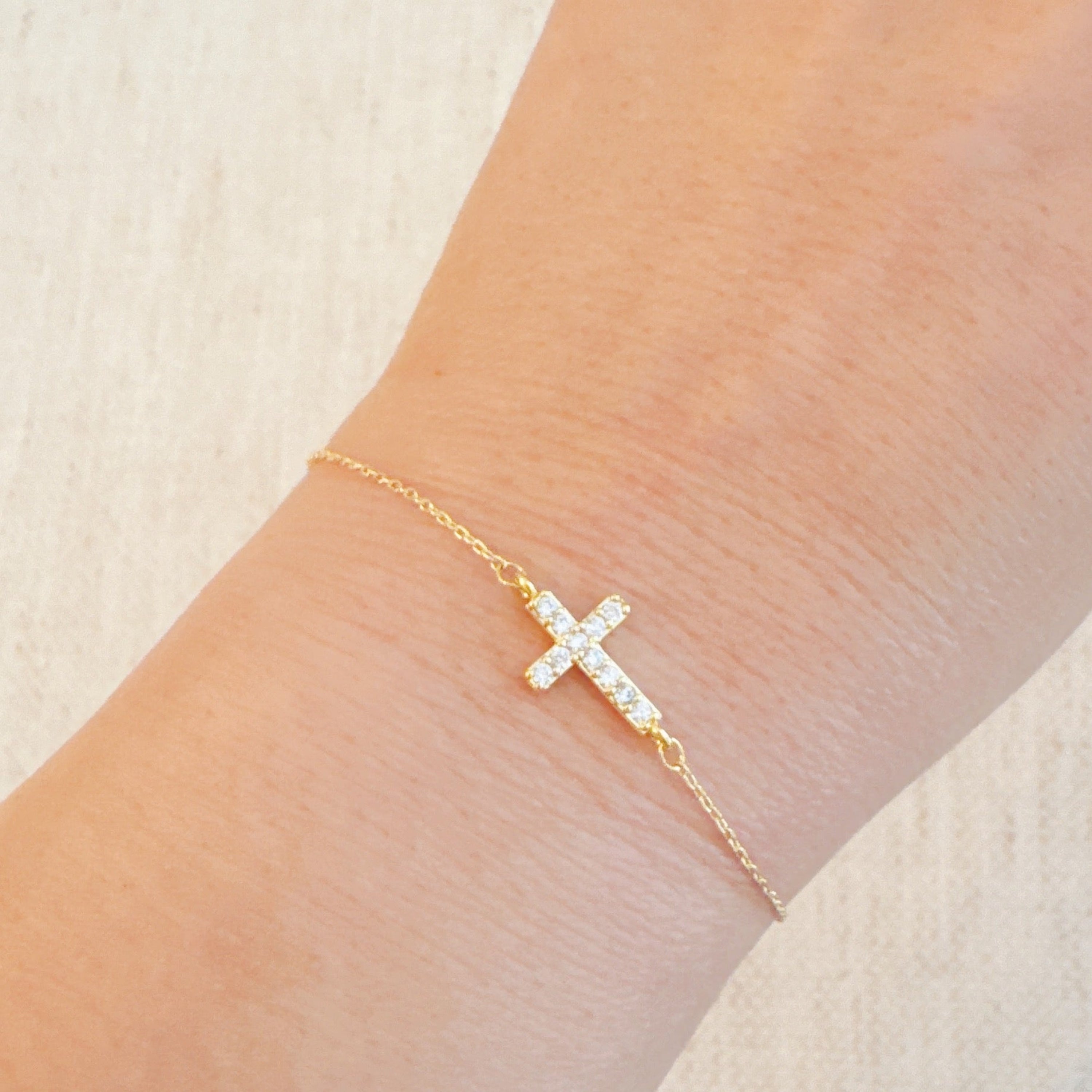 Glänzende Seite Hängendes Kreuz Armband