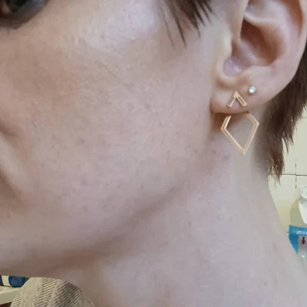 Elysian Rhombus Ear Jacket Ohrringe | Schillerndes geometrisches Design für mühelose Eleganz