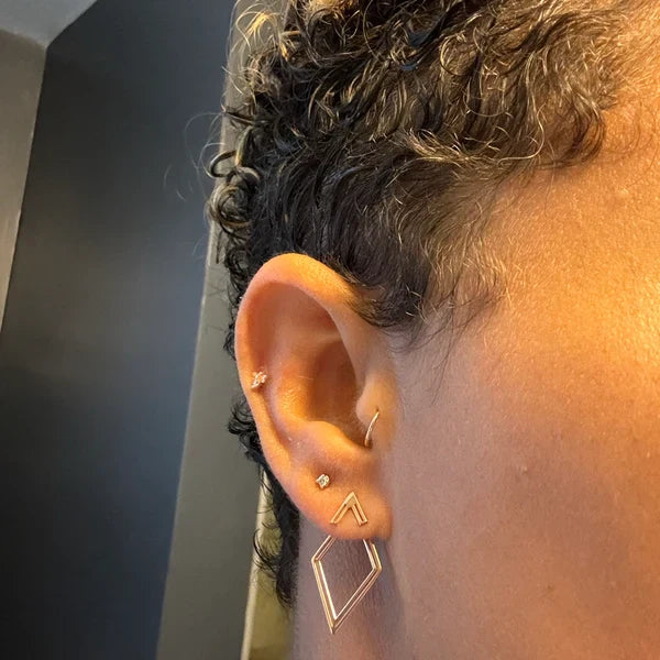 Elysian Rhombus Ear Jacket Ohrringe | Schillerndes geometrisches Design für mühelose Eleganz